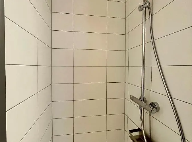 Moderne Ferienwohnung شقة