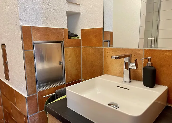 شقة Moderne Ferienwohnung *